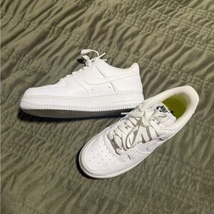 Nike Women’s Air Force 1’s Size 6